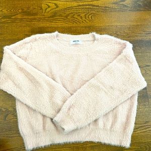 Double Zero fuzzy light pink crop sweater